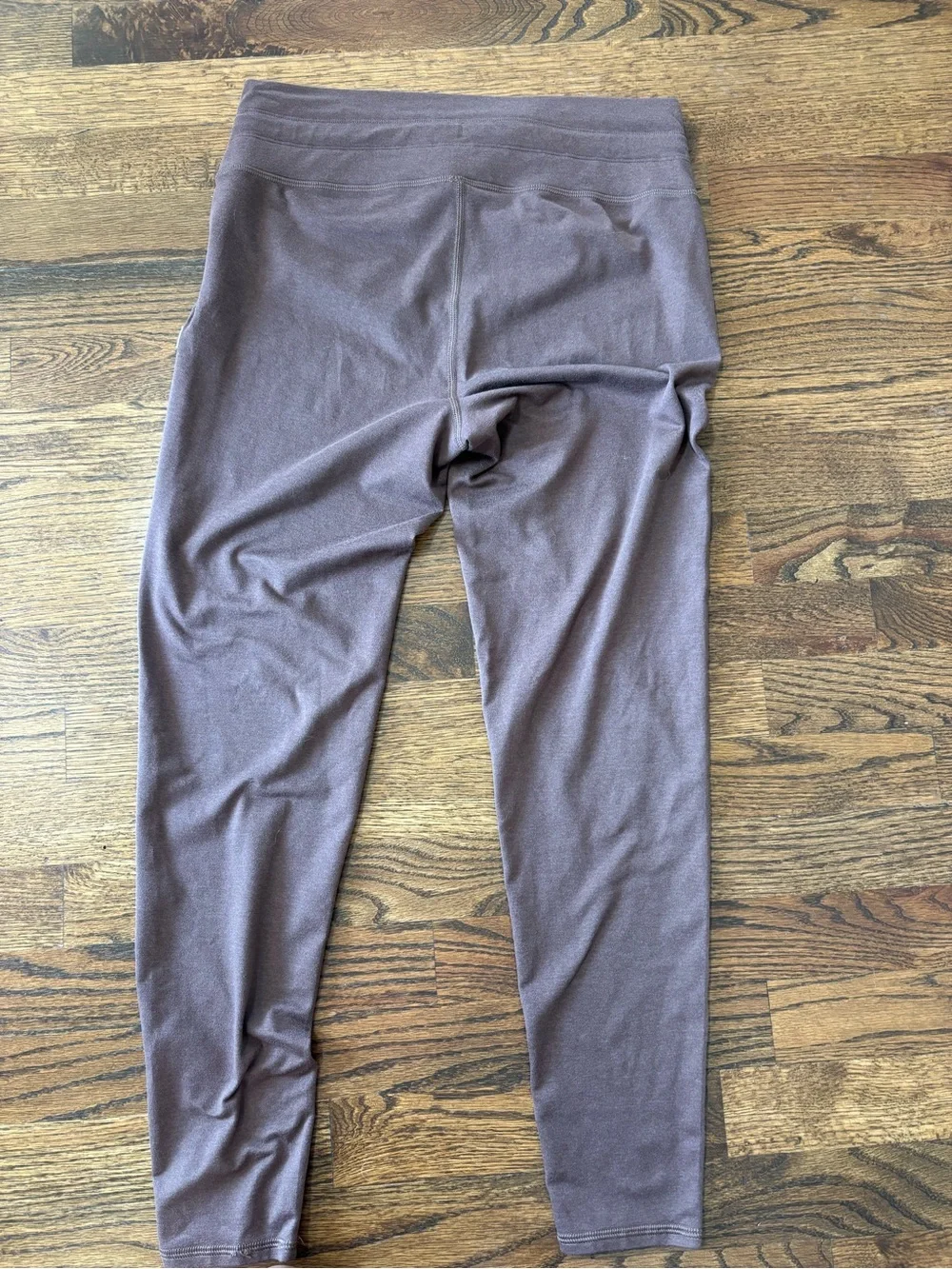 Vuori women’s joggers